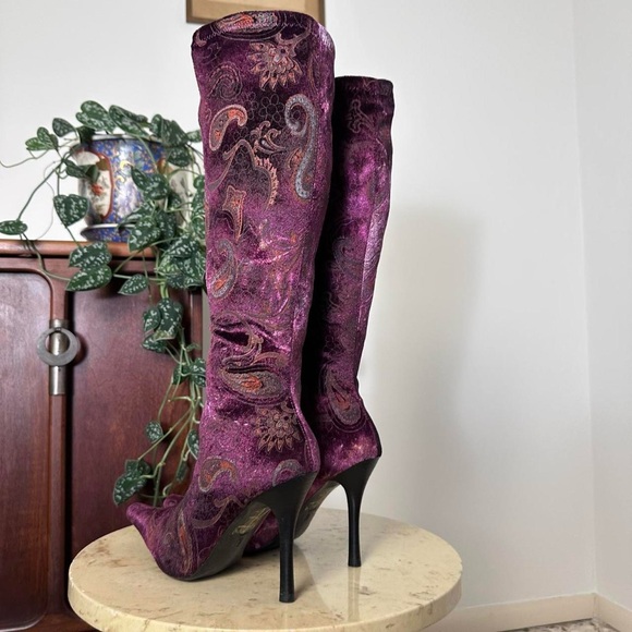 Vintage 90s 2000s knee high square pointed toe high heel, velvet paisley pattern - Picture 6 of 8